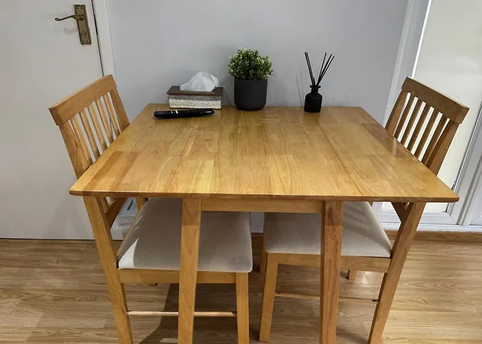 Newly Built Modern Studio House With Free Parking