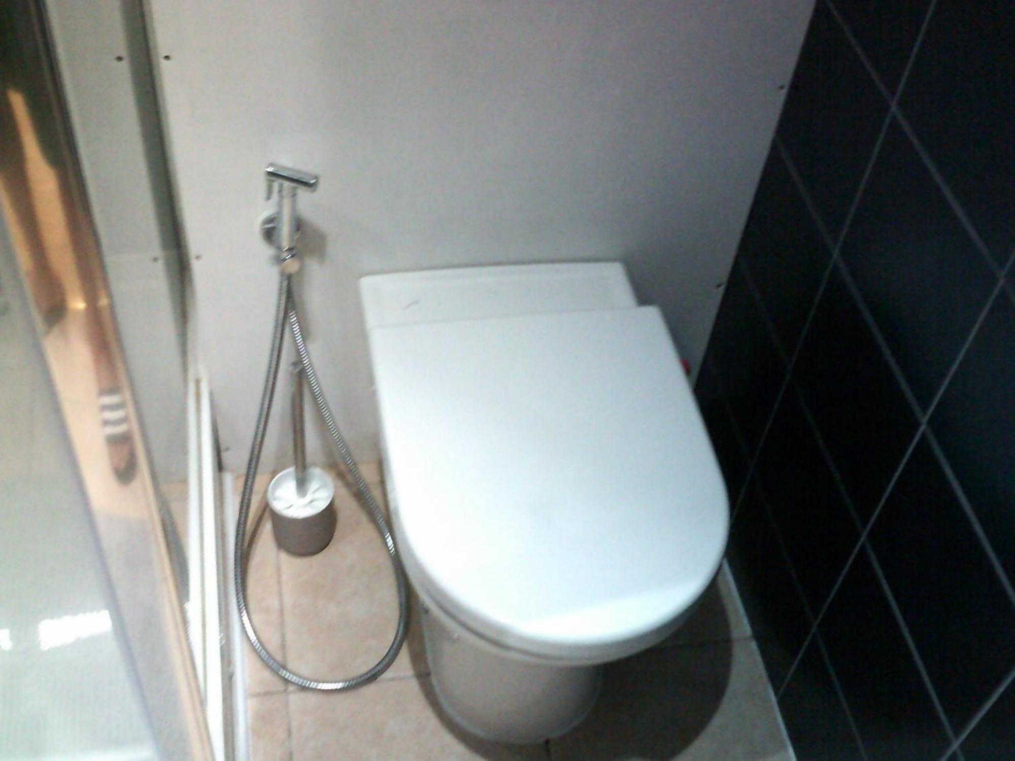 Newly Built Modern House With Free Parking * London